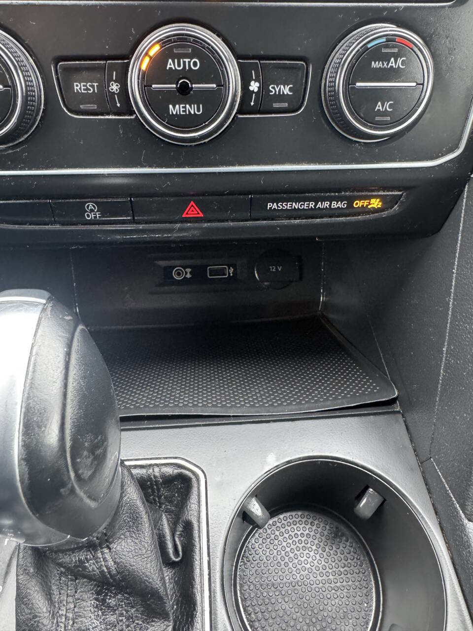 Used 2019 Volkswagen Atlas SE w/ Towing Package AWD/4WD image 28