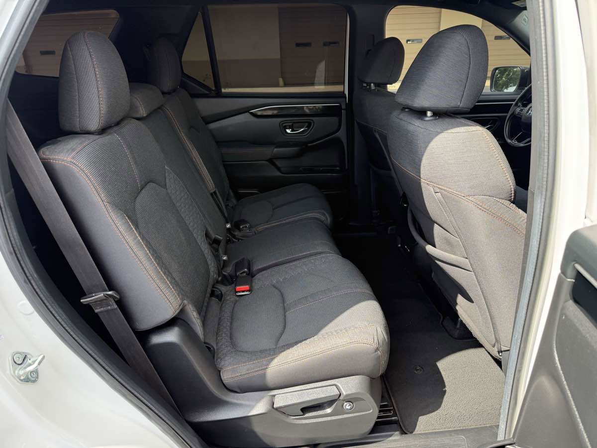 Used 2024 Honda Pilot Sport image 18