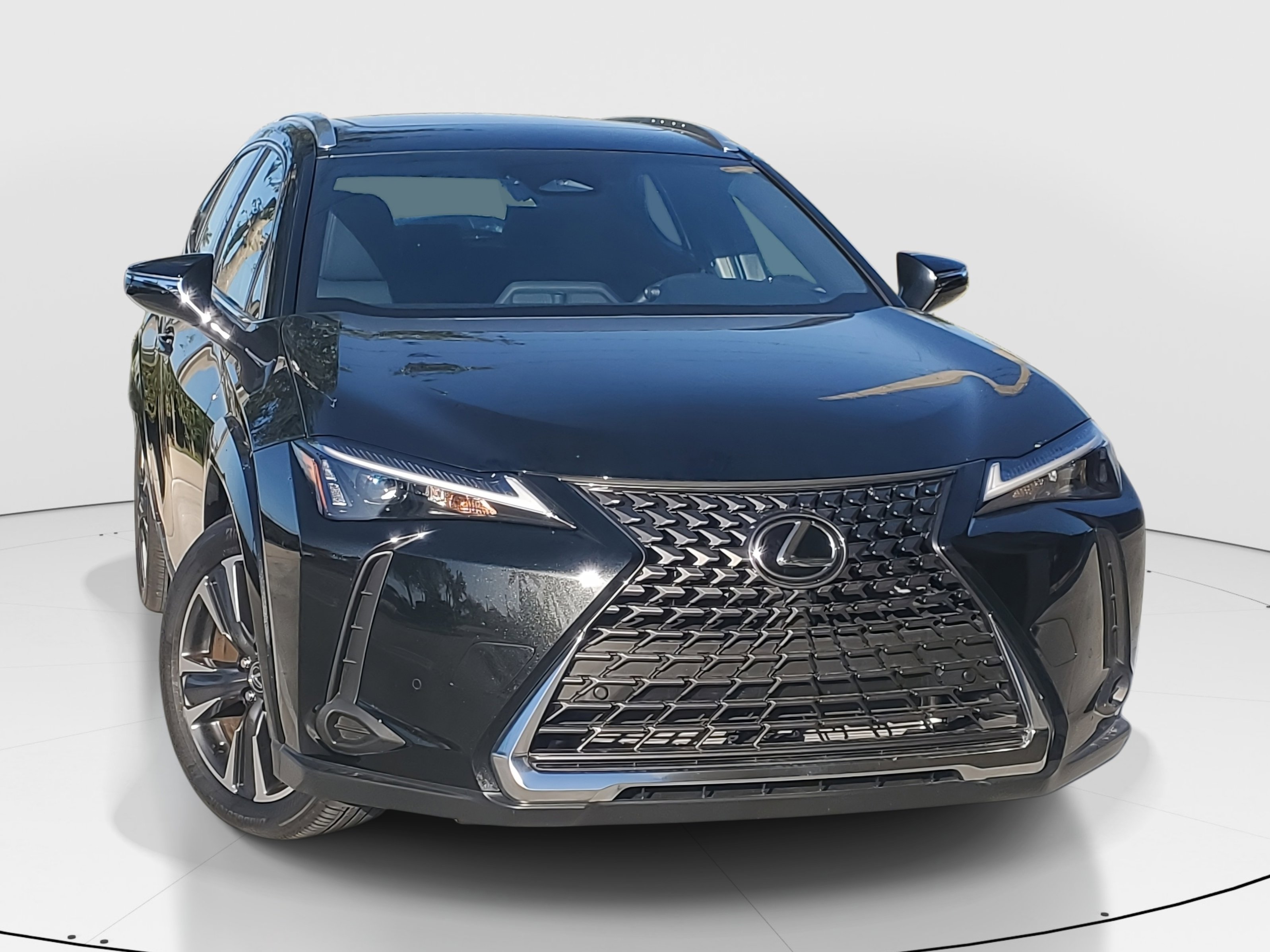 Used 2025 Lexus UX 300h FWD w/ Accessory Package (Z1) image 2