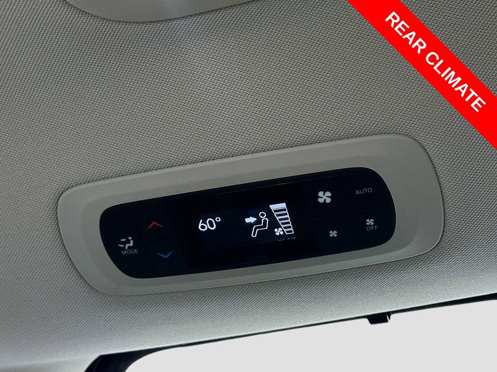 Used 2020 Chrysler Pacifica Touring image 25