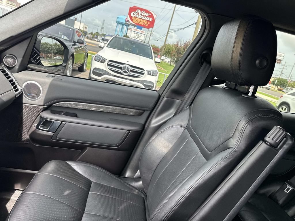 Used 2019 Land Rover Discovery HSE AWD/4WD image 18