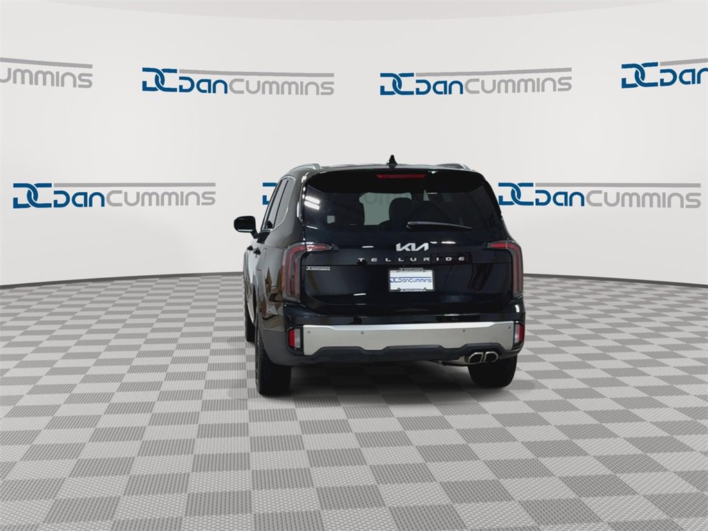 Used 2024 Kia Telluride EX w/ EX Captain's Chair Package image 8