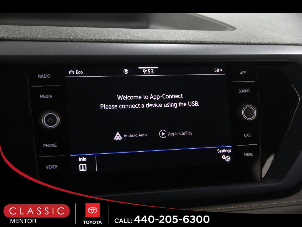 Used 2024 Volkswagen Taos SE image 13