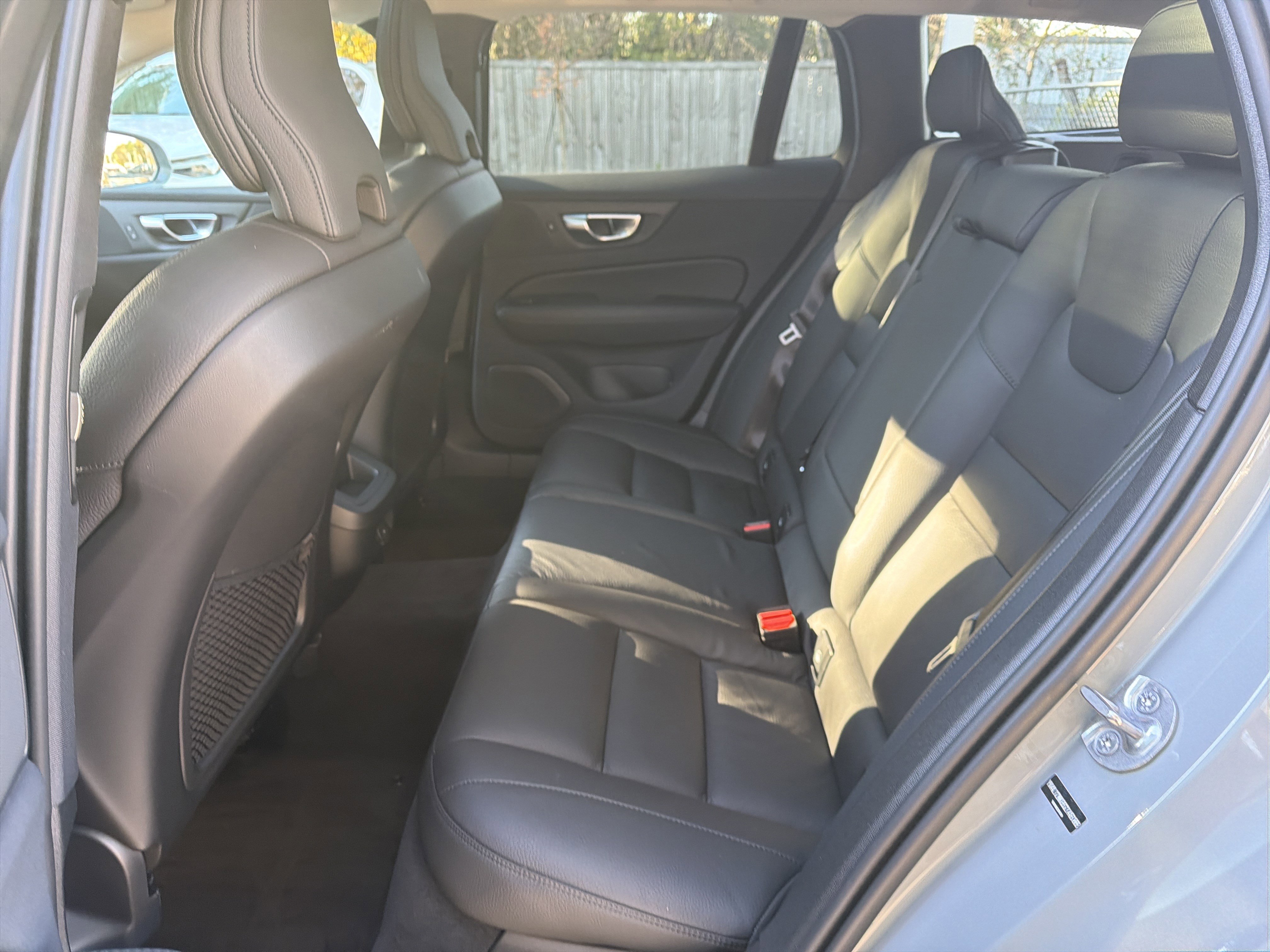 Certified 2025 Volvo V60 B5 Cross Country Plus image 32