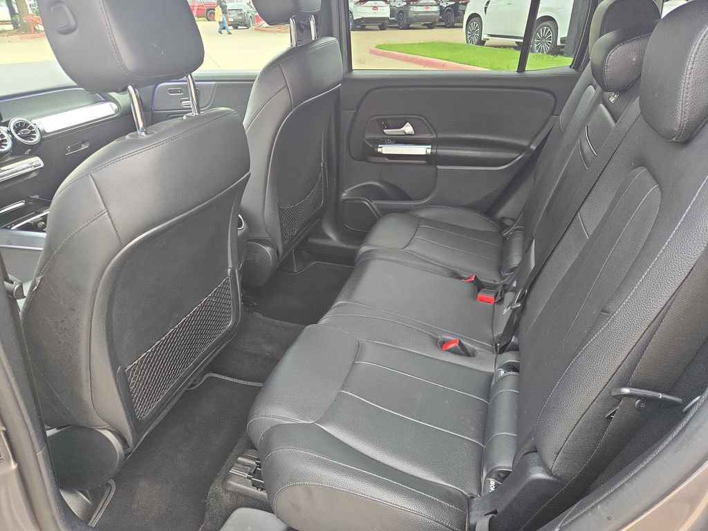 Used 2023 Mercedes-Benz GLB 250 4MATIC w/ Premium Package image 17