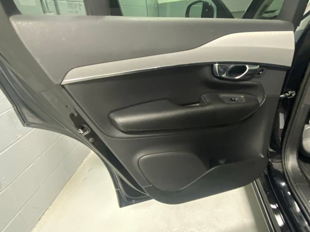 Used 2023 Volvo XC90 B5 Core w/ Protection Package Premier AWD/4WD image 8
