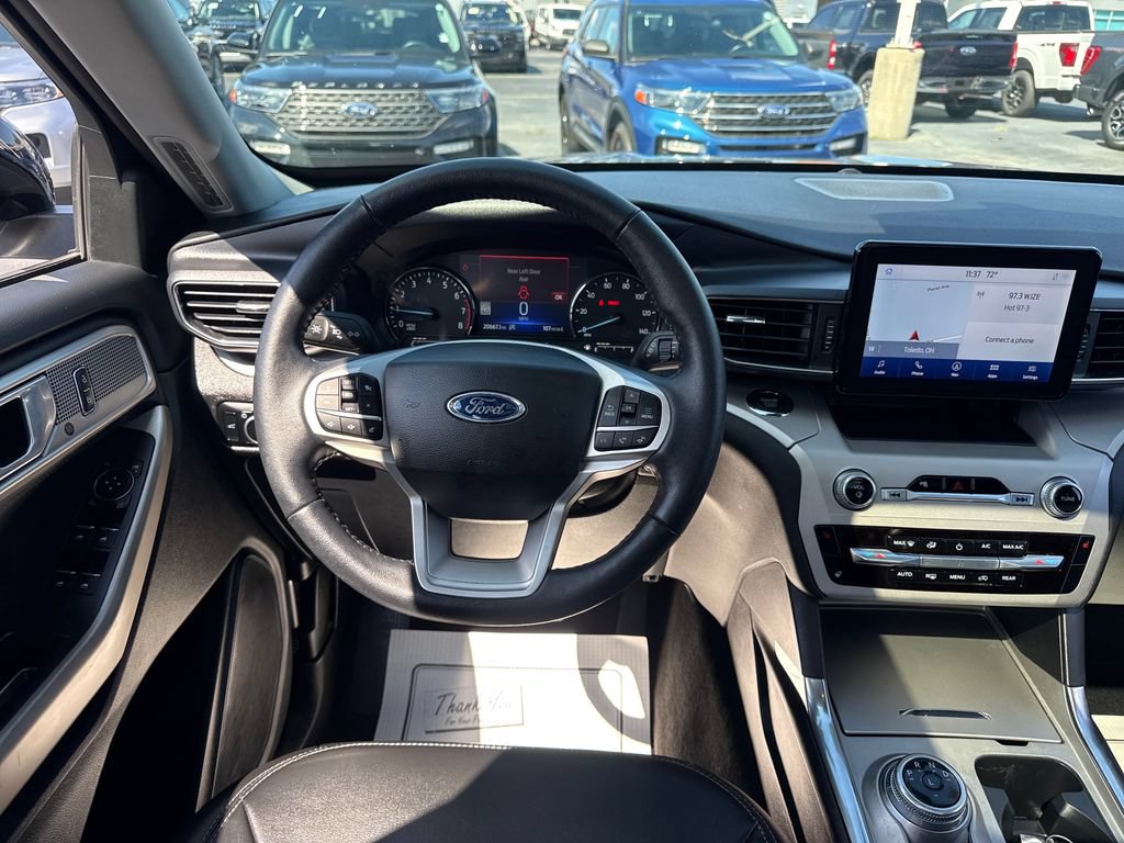 Used 2024 Ford Explorer XLT w/ Equipment Group 202A AWD/4WD image 28