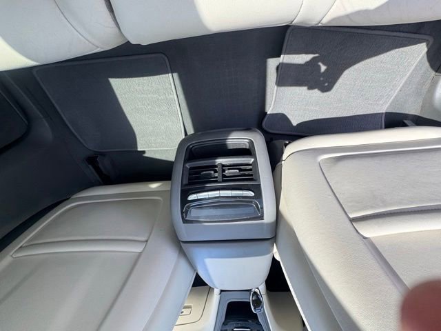 Used 2017 Cadillac XT5 Premium Luxury w/ Advanced Security Package AWD/4WD image 12
