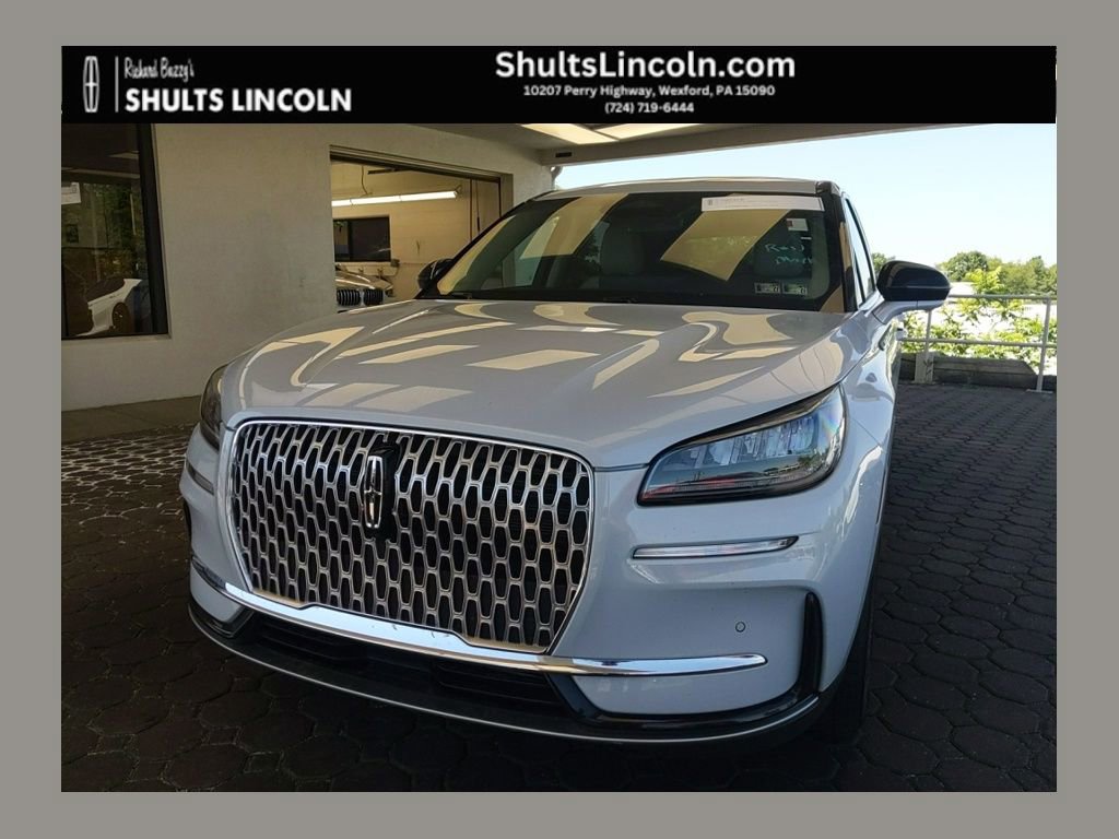 Used 2025 Lincoln Corsair AWD w/ Equipment Group 101A image 1