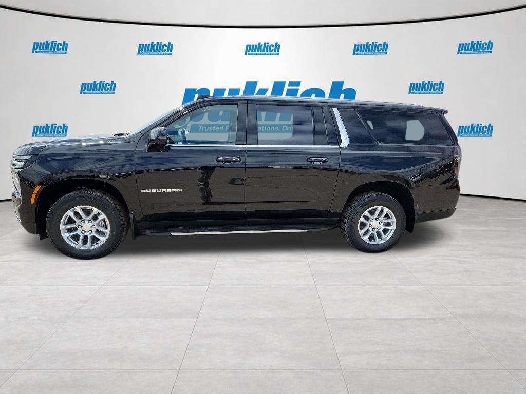 New 2026 Chevrolet Suburban LT w/ Comfort Package AWD/4WD image 2