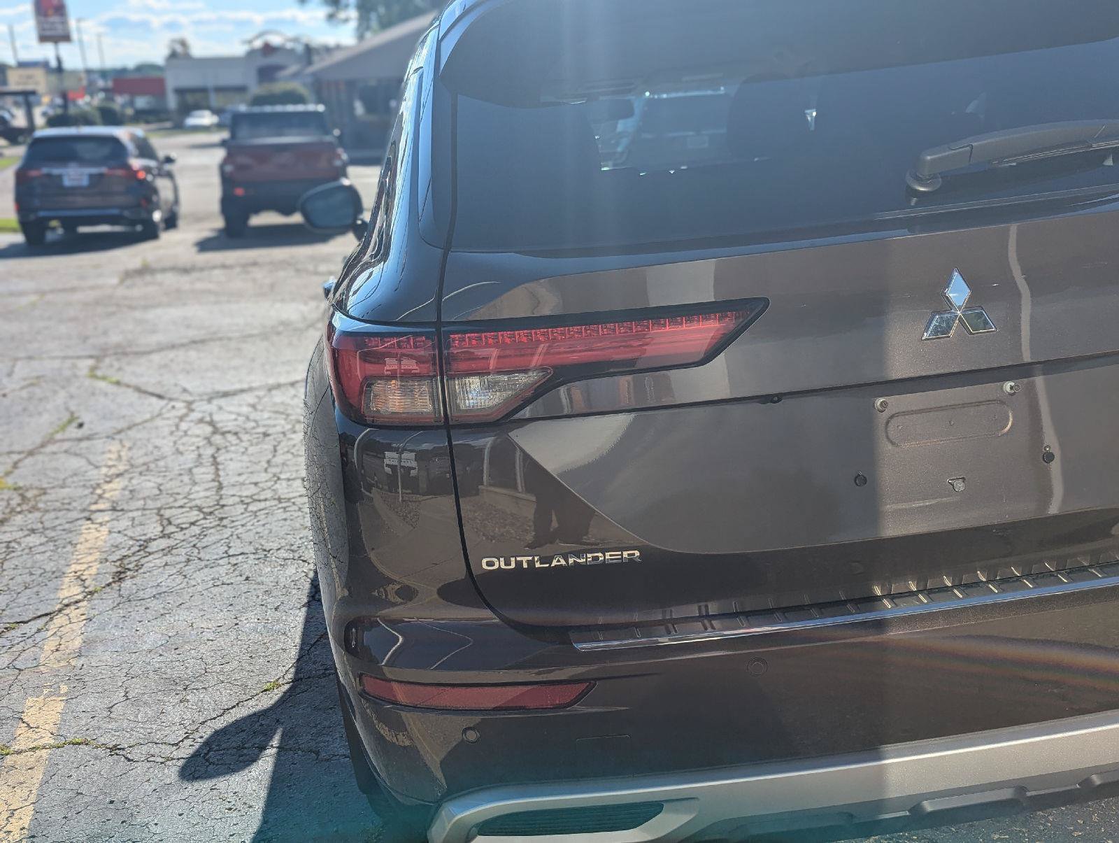 Used 2023 Mitsubishi Outlander SEL AWD/4WD image 10