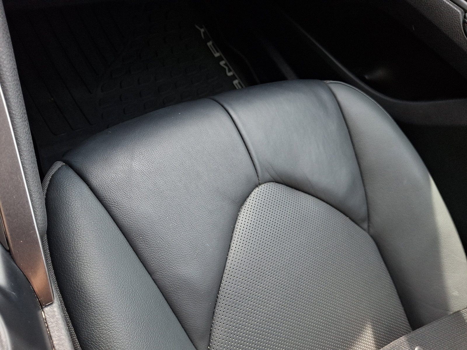 Used 2020 Toyota Camry XLE FWD image 26