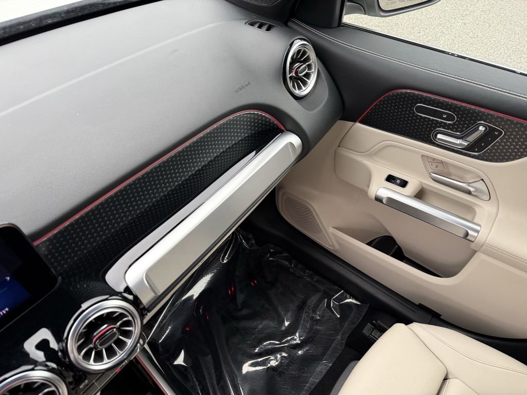Certified 2025 Mercedes-Benz GLB 250 4MATIC image 37
