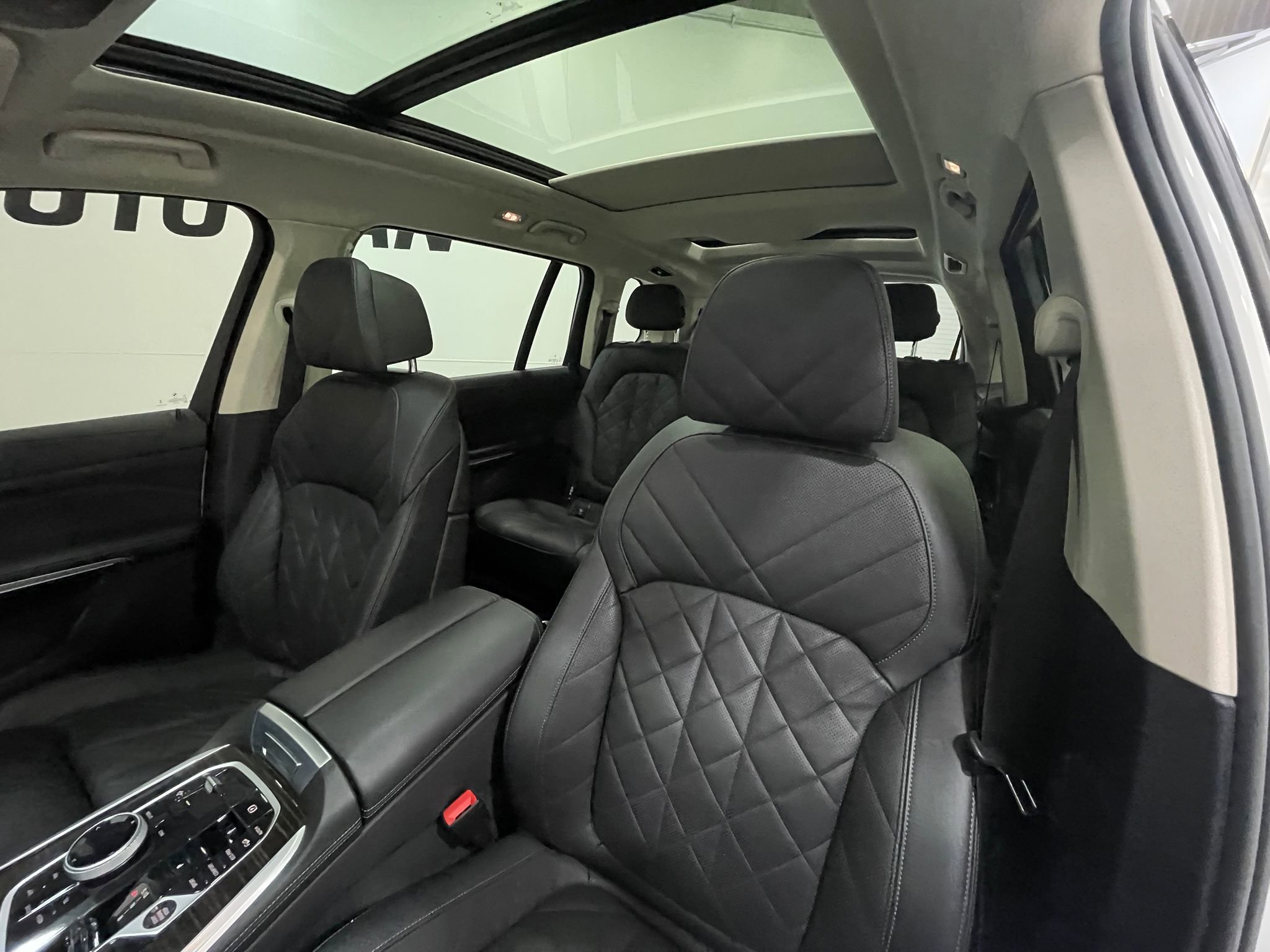 Used 2023 BMW X7 xDrive40i w/ Parking Assistance Package image 13