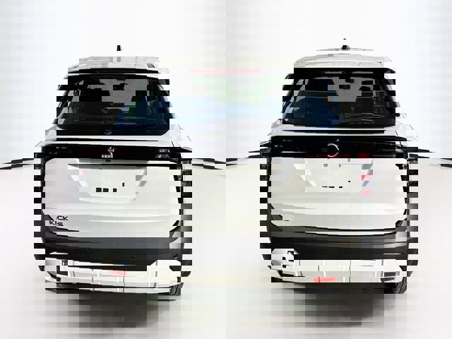 New 2026 Nissan Kicks S image 6