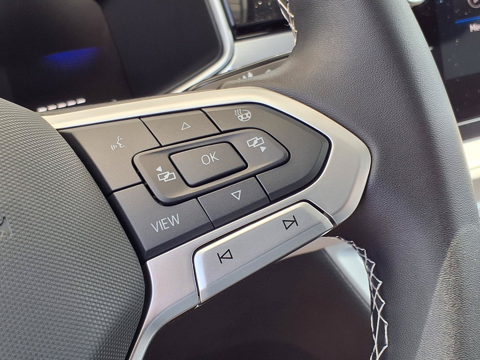 New 2026 Volkswagen Taos SE FWD image 17