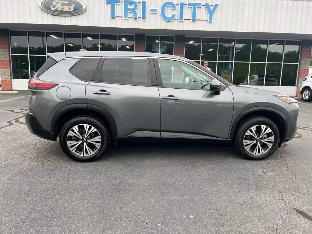 Used 2022 Nissan Rogue SV image 6