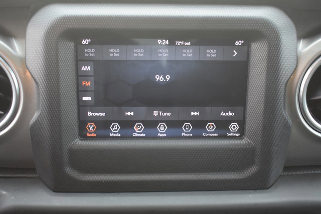 Used 2020 Jeep Wrangler Unlimited Sahara image 23