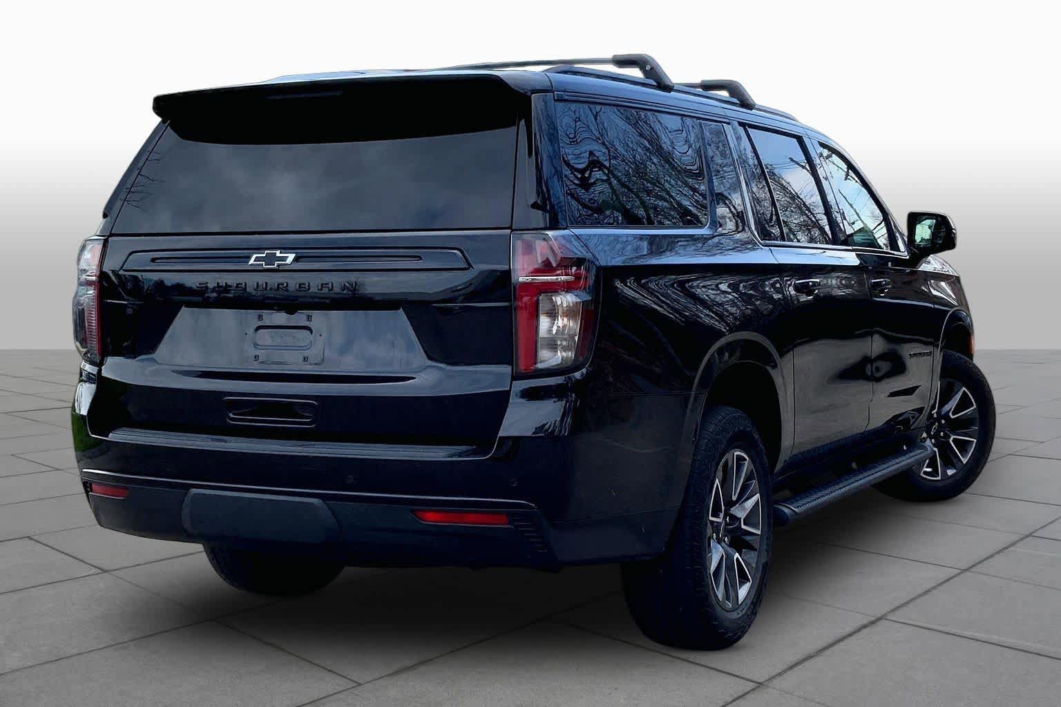 Used 2023 Chevrolet Suburban Z71 w/ Luxury Package AWD/4WD image 13
