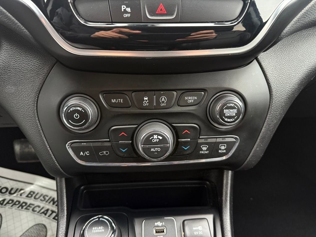 Used 2020 Jeep Cherokee Limited image 23