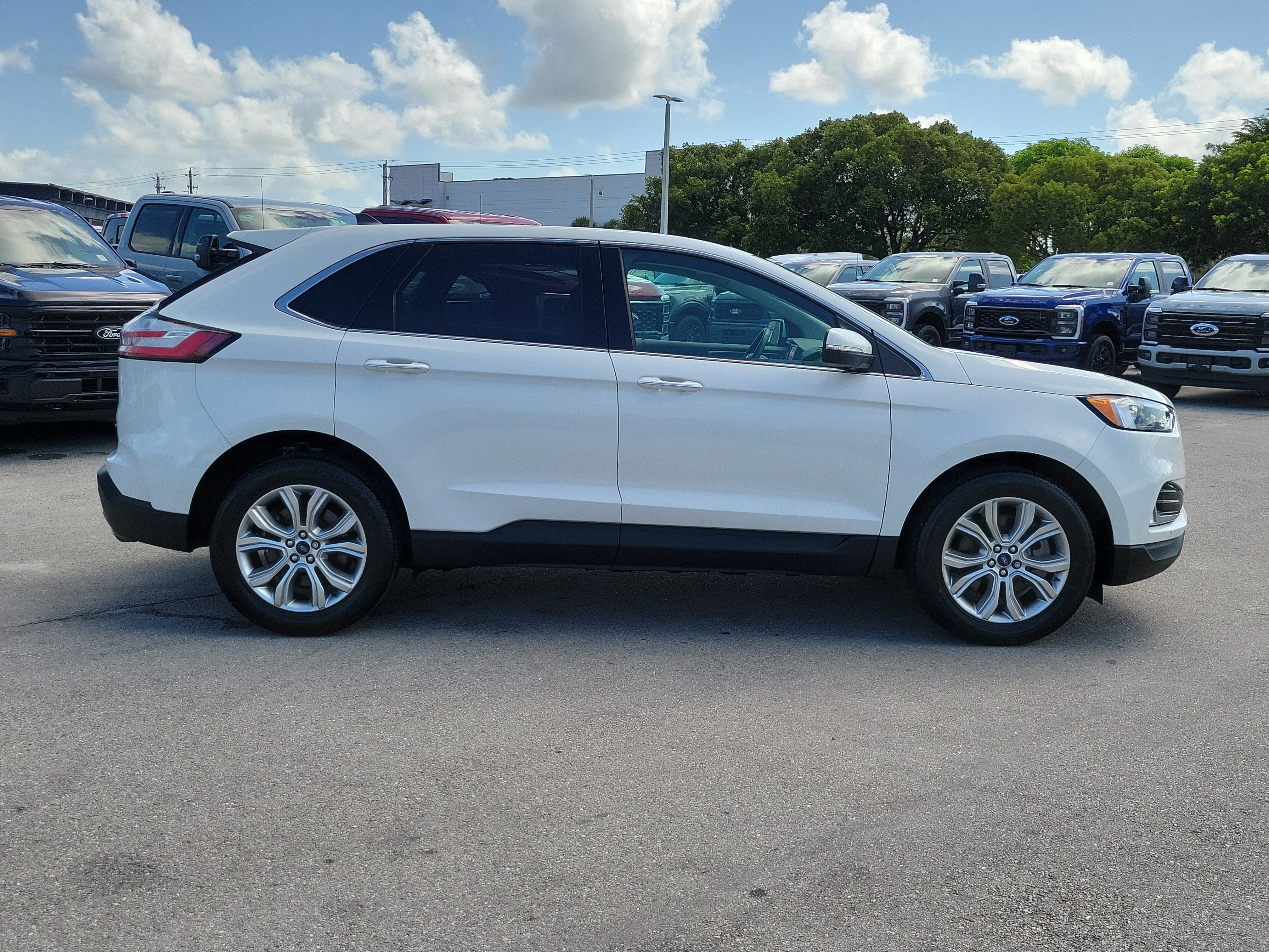 Used 2022 Ford Edge Titanium AWD/4WD image 4