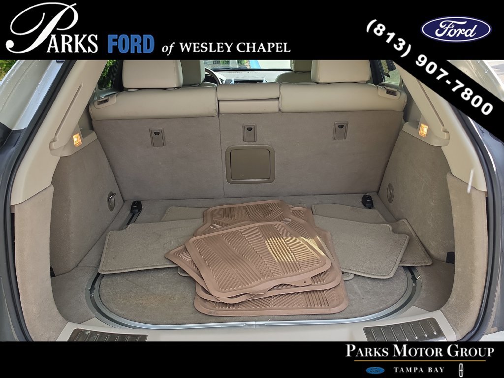 Used 2015 Cadillac SRX Luxury w/ Driver Awareness Package FWD image 9