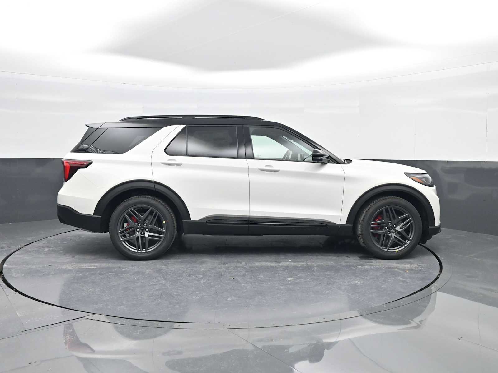 New 2026 Ford Explorer ST image 9