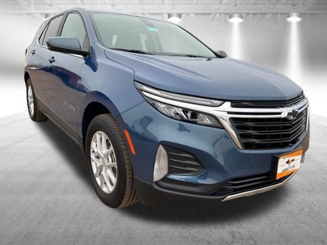Used 2024 Chevrolet Equinox LT image 2