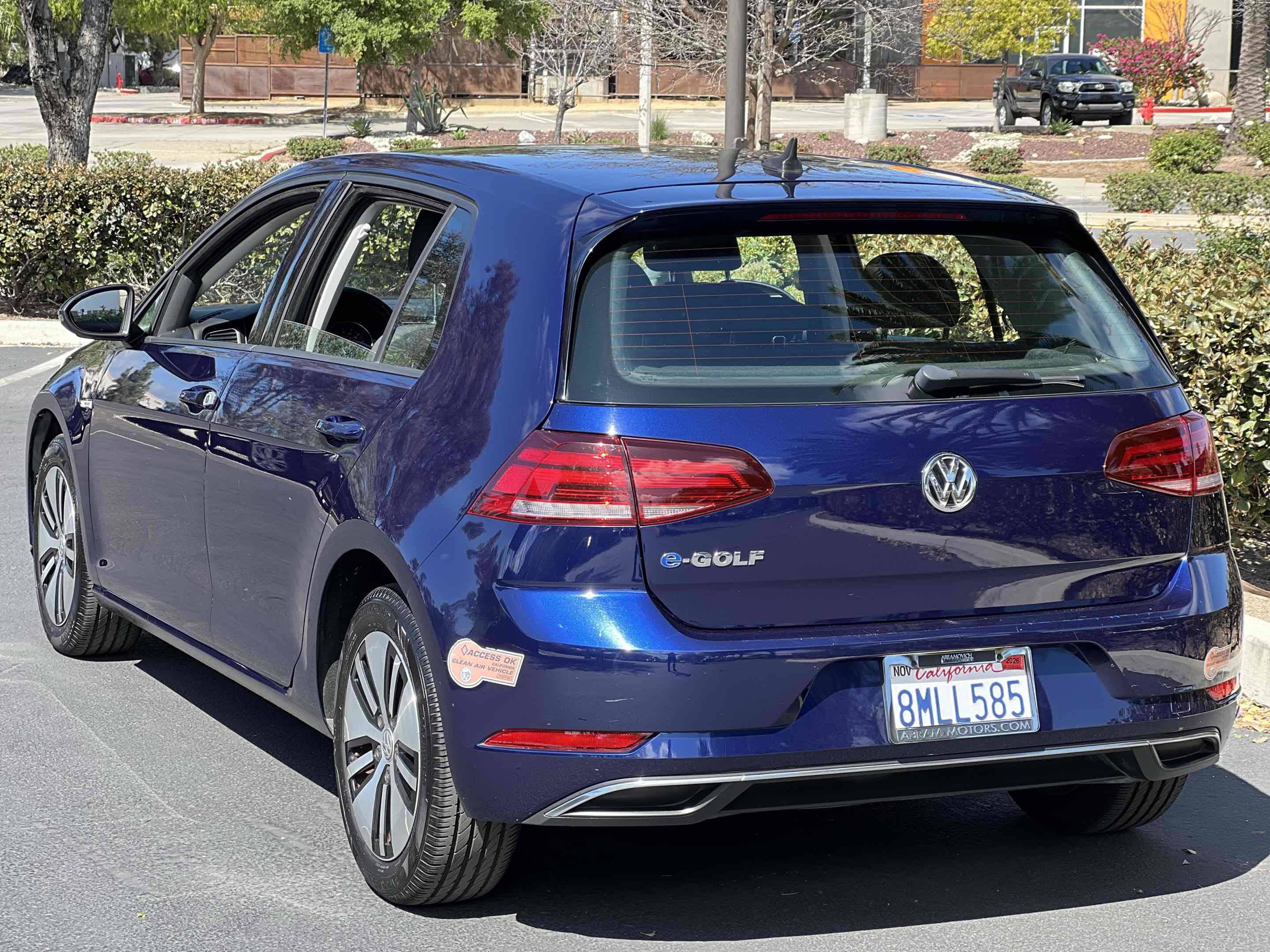 Used 2019 Volkswagen e-Golf SE w/ Driver Assistance Package image 19