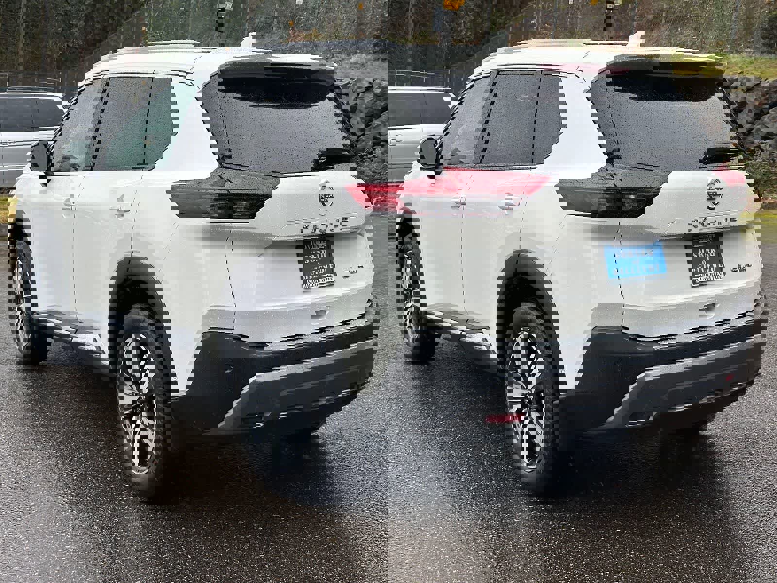 Used 2023 Nissan Rogue SL w/ SL Premium Package image 3