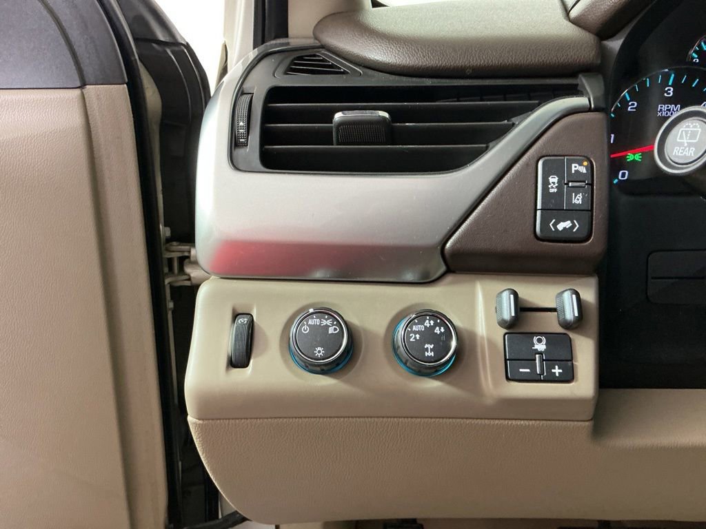 Used 2015 Chevrolet Suburban LT AWD/4WD image 22