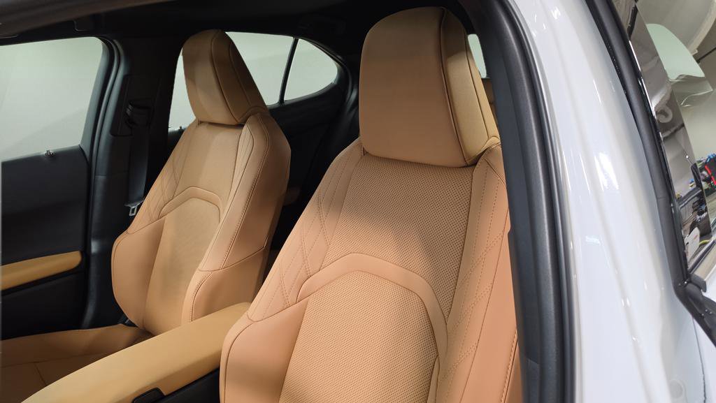 New 2026 Lexus UX 300h AWD image 12