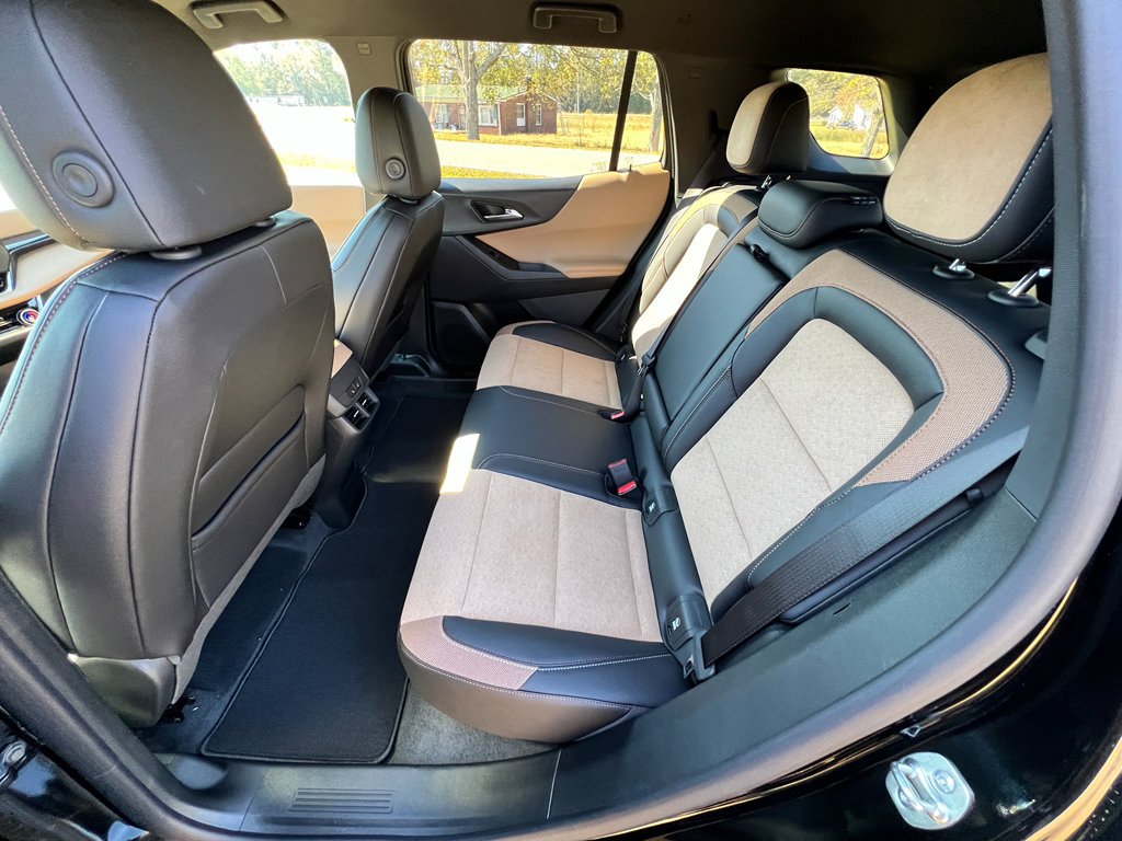 New 2026 Chevrolet Equinox ACTIV w/ Convenience Package III image 4