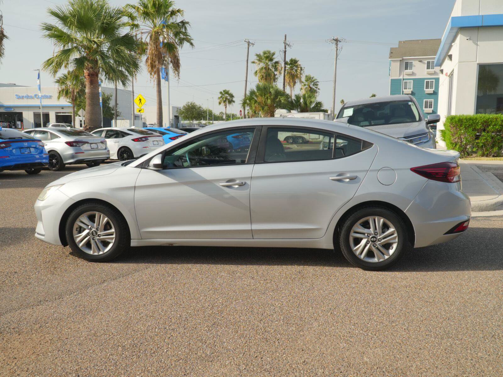 Used 2020 Hyundai Elantra SEL FWD image 15