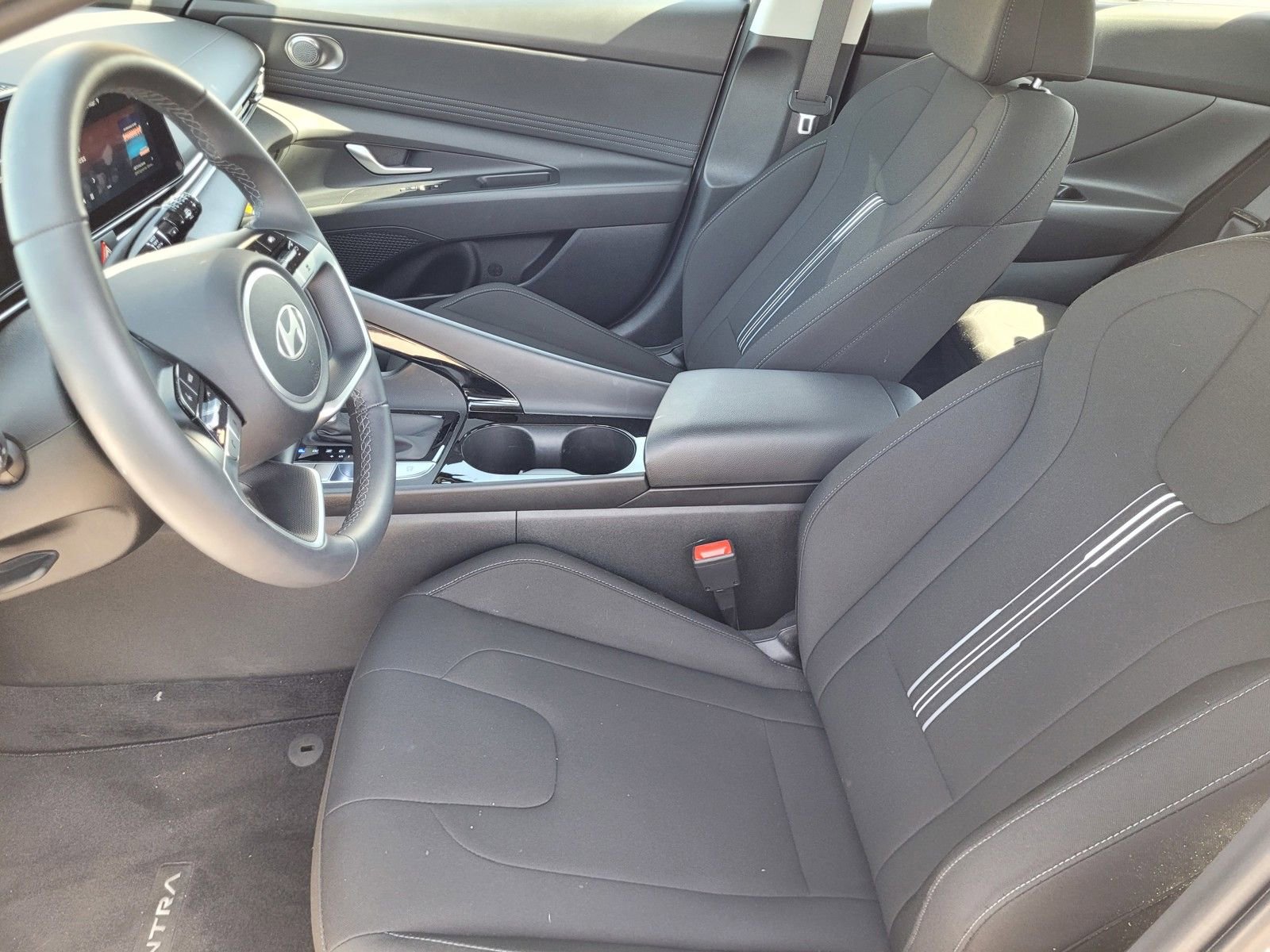 Certified 2025 Hyundai Elantra SEL image 20