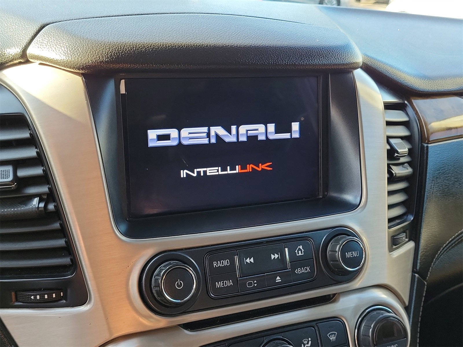 Used 2017 GMC Yukon Denali w/ Open Road Package image 21