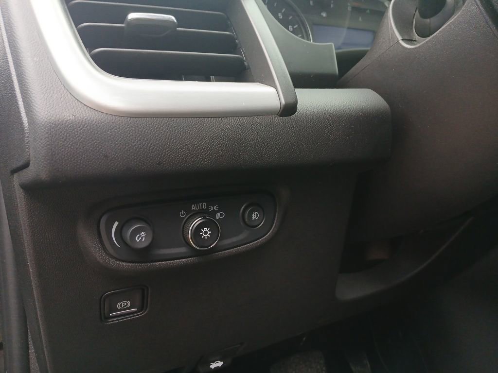 Certified 2024 GMC Terrain SLT image 20