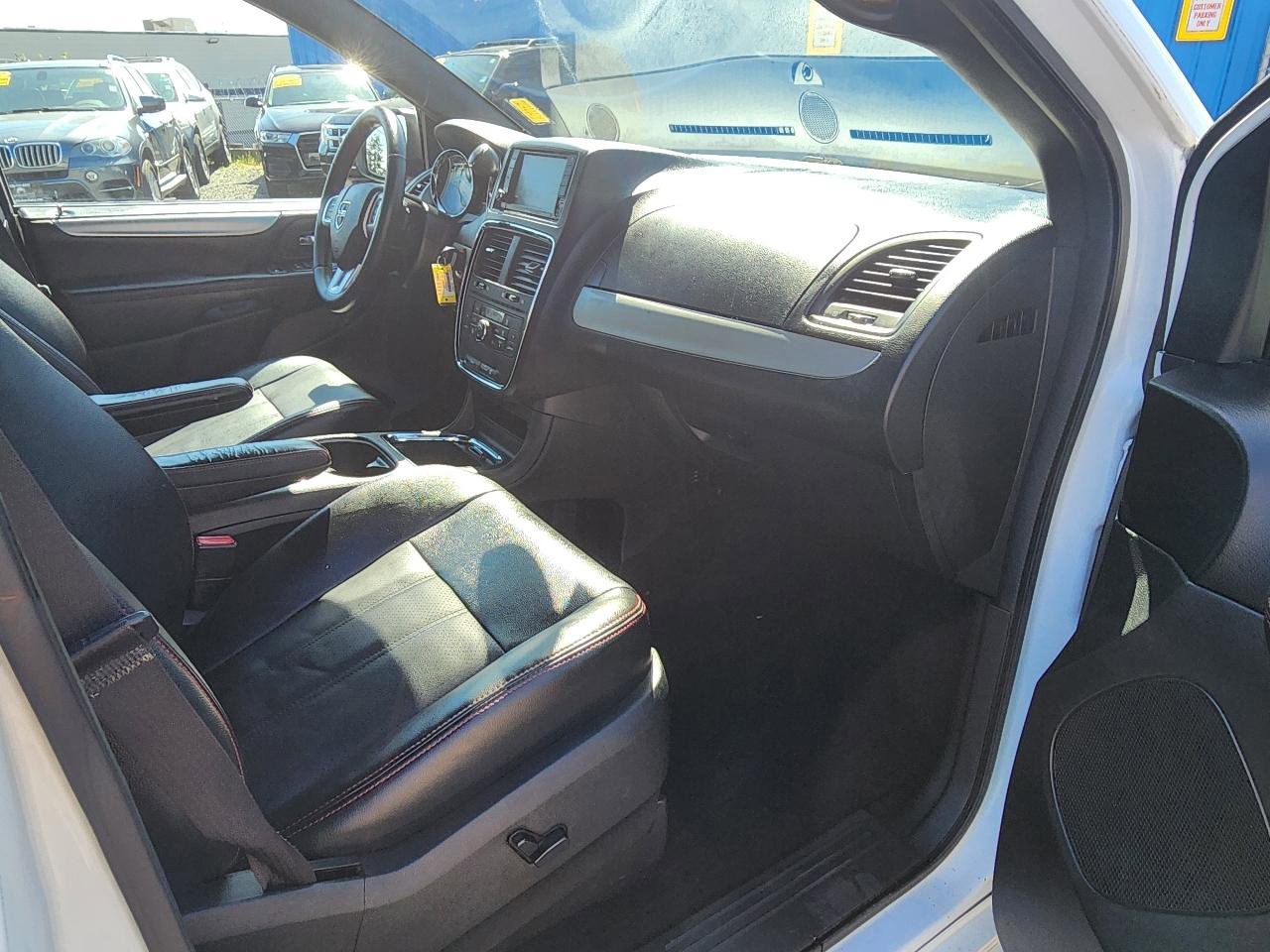 Used 2017 Dodge Grand Caravan GT FWD image 33