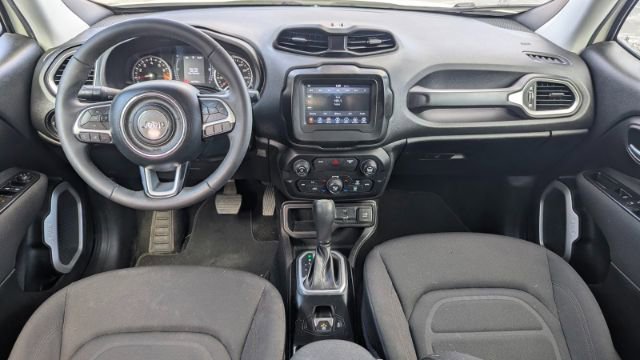 Used 2018 Jeep Renegade Latitude image 22