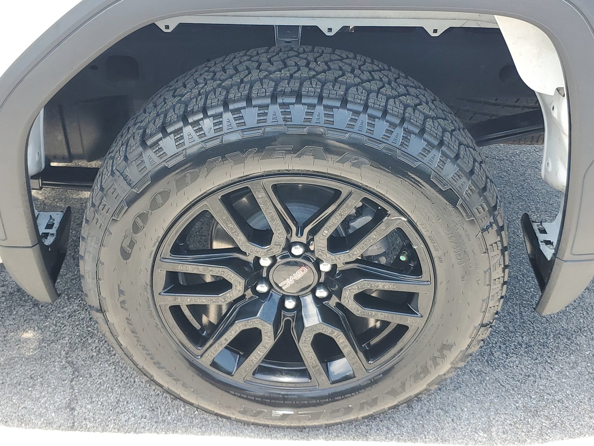 Used 2023 GMC Sierra 1500 Elevation AWD/4WD image 5