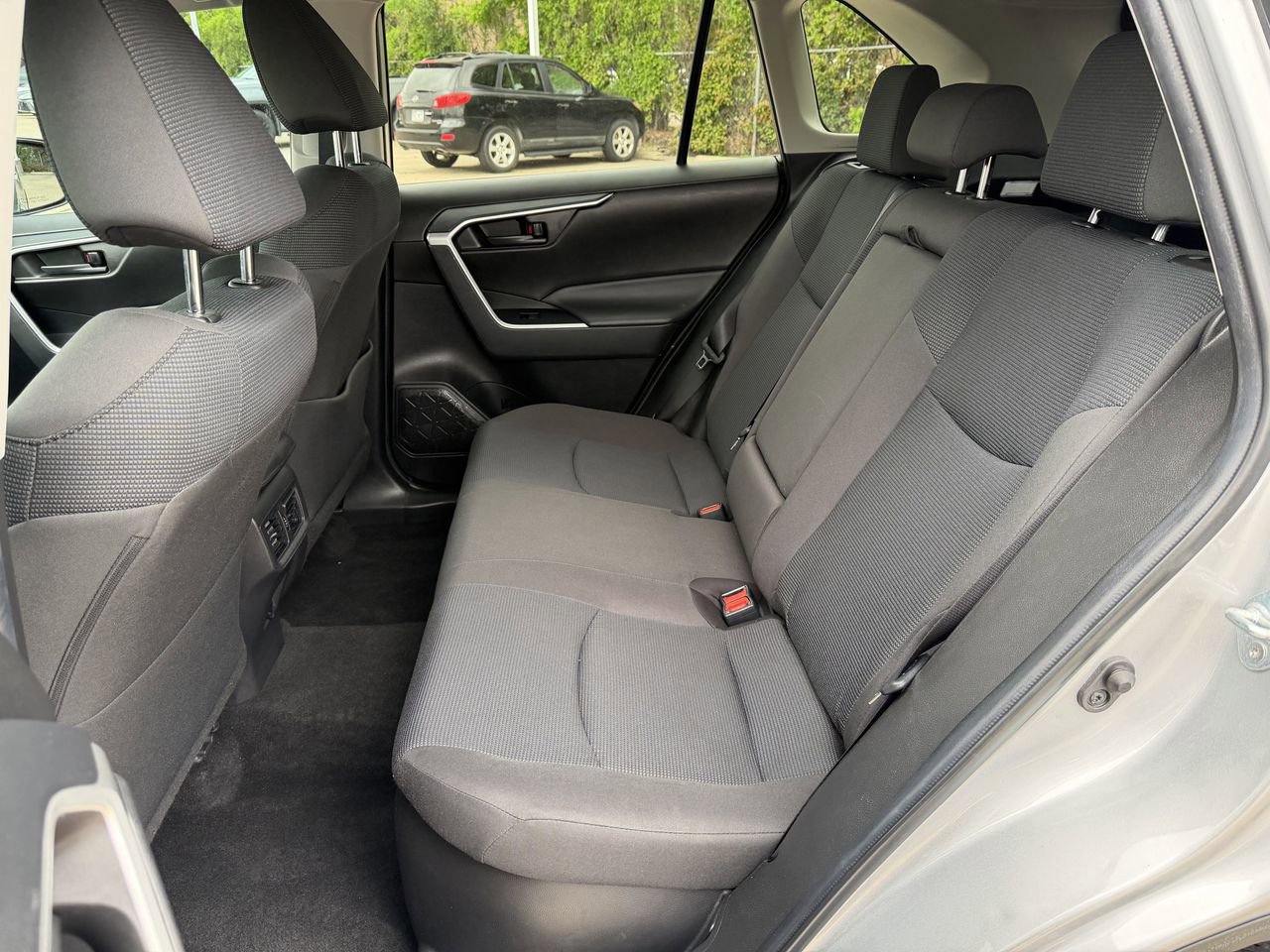 Used 2022 Toyota RAV4 LE AWD/4WD image 31