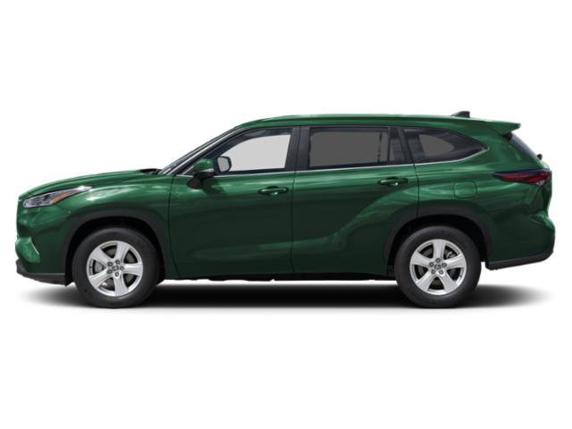 Used 2025 Toyota Highlander LE FWD image 3