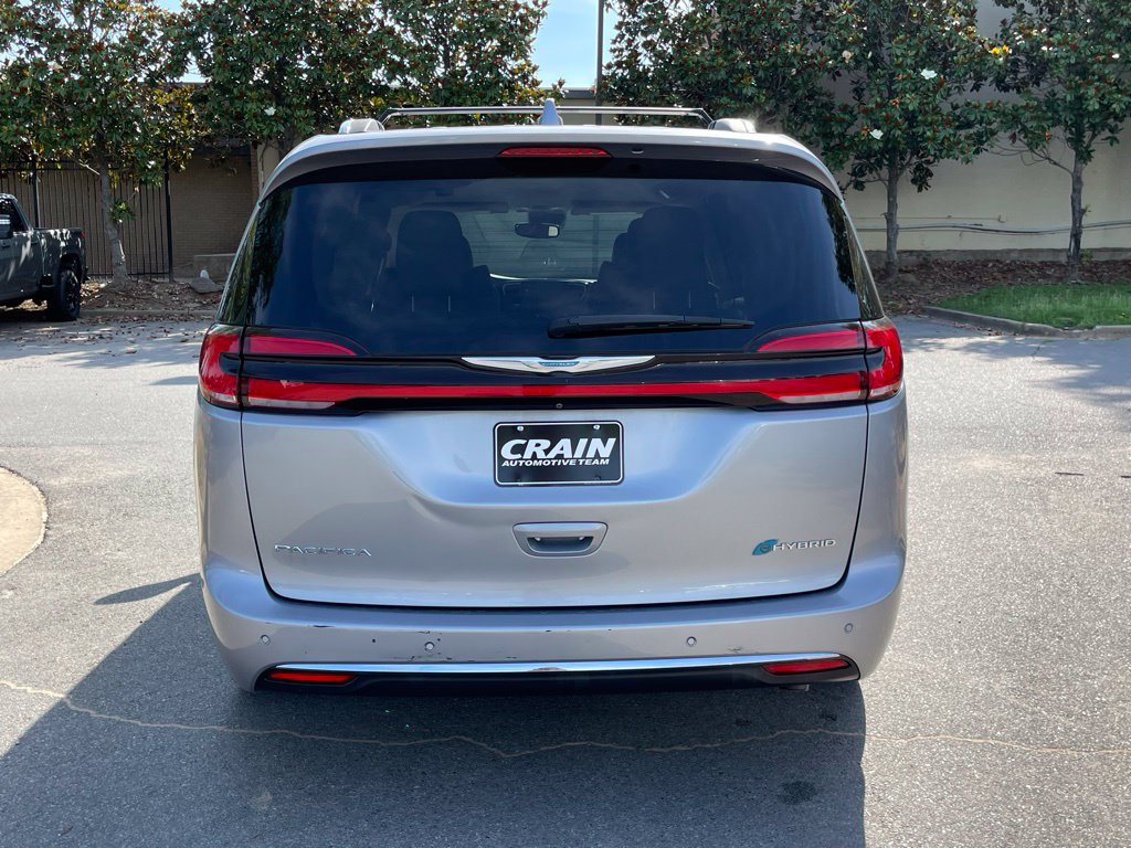 Used 2021 Chrysler Pacifica Touring-L FWD image 6