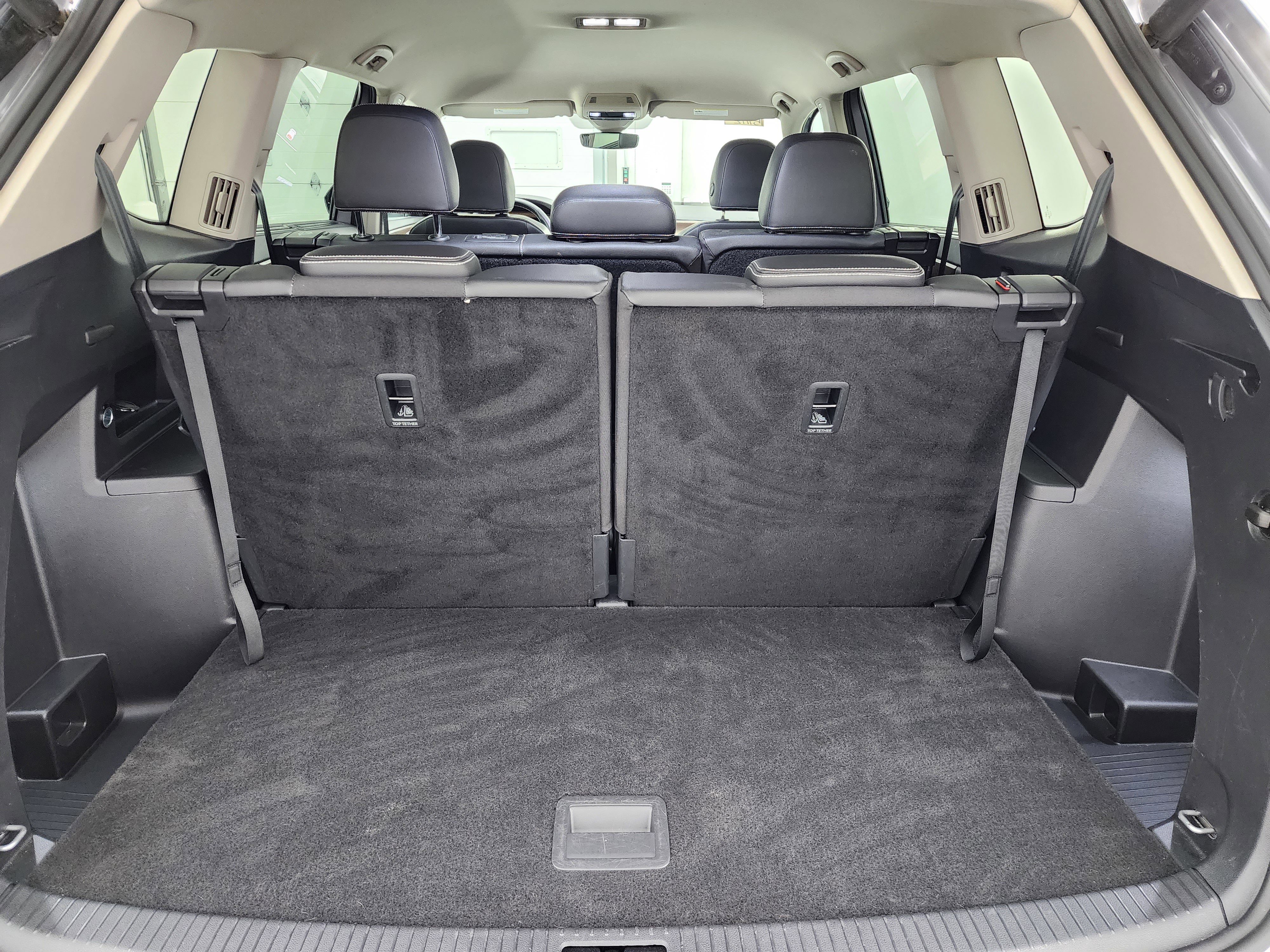 Used 2025 Volkswagen Atlas SE image 29