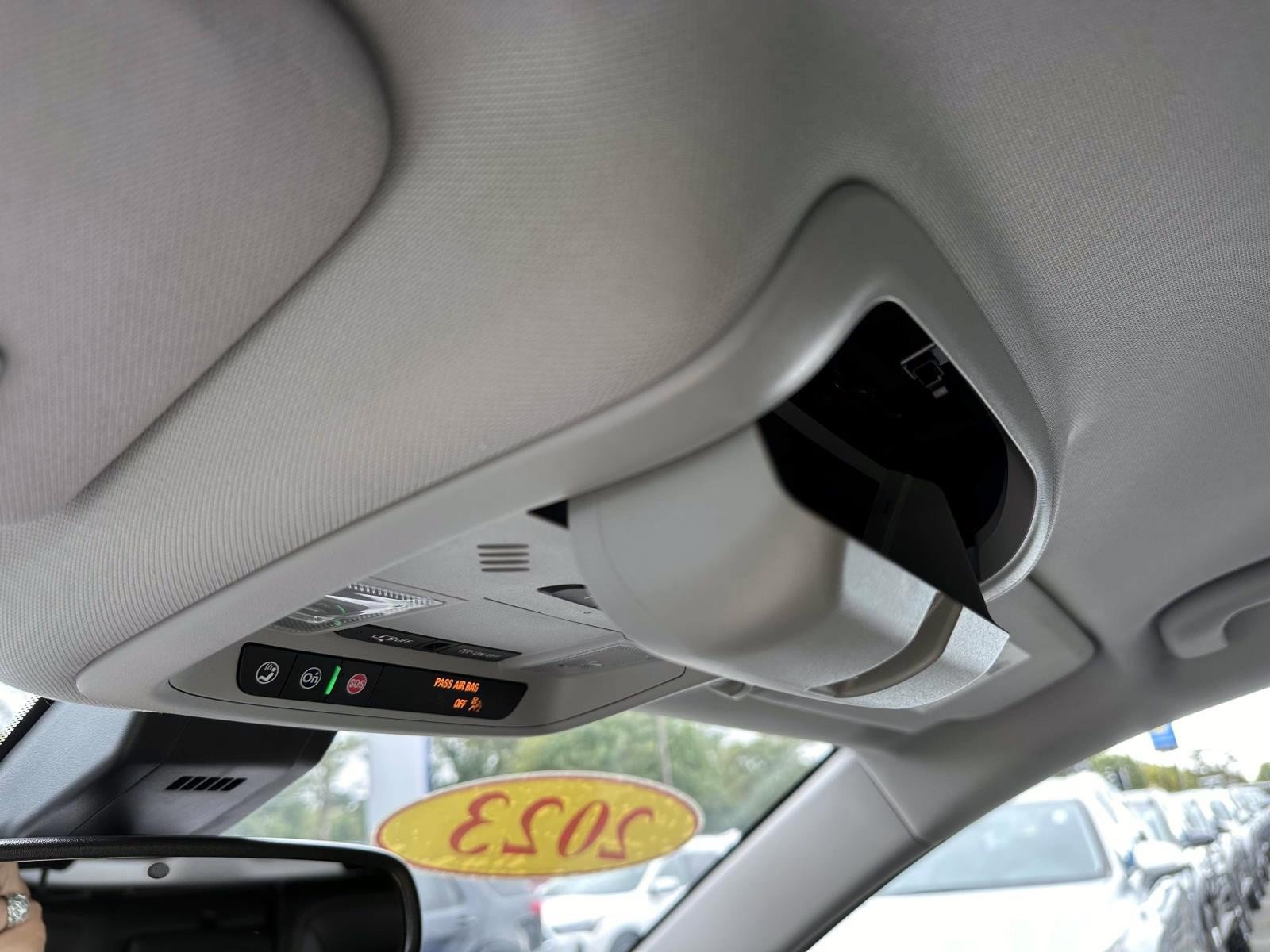 Used 2023 Chevrolet Equinox Premier AWD/4WD image 27