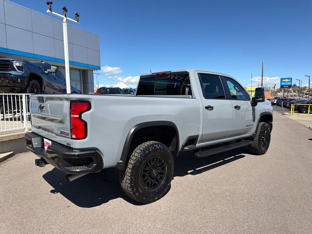 Used 2025 Chevrolet Silverado 2500 ZR2 w/ Technology Package image 5