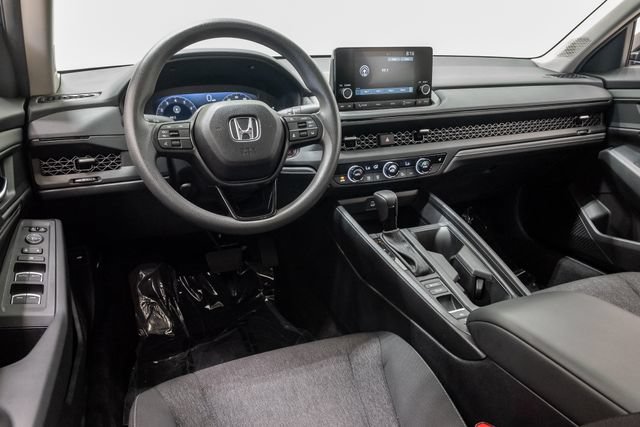 Used 2025 Honda Accord SE image 6