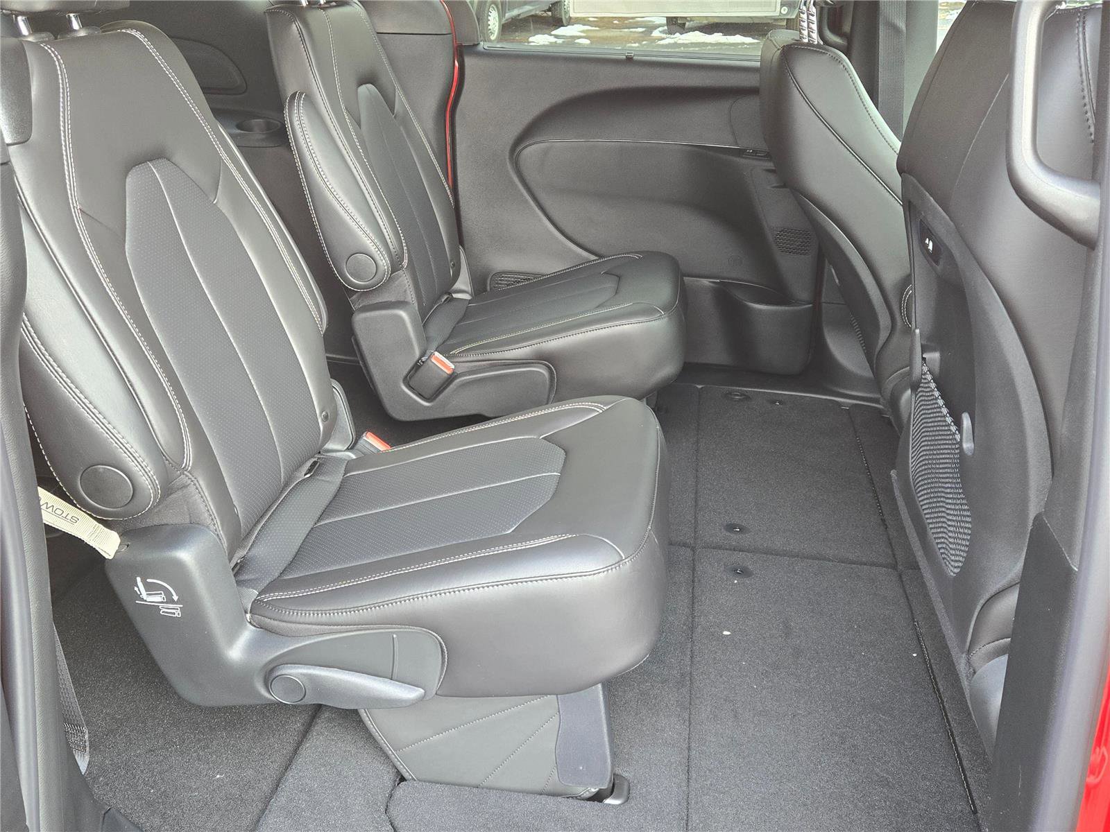 New 2026 Chrysler Pacifica Select w/ S Appearance Package image 7