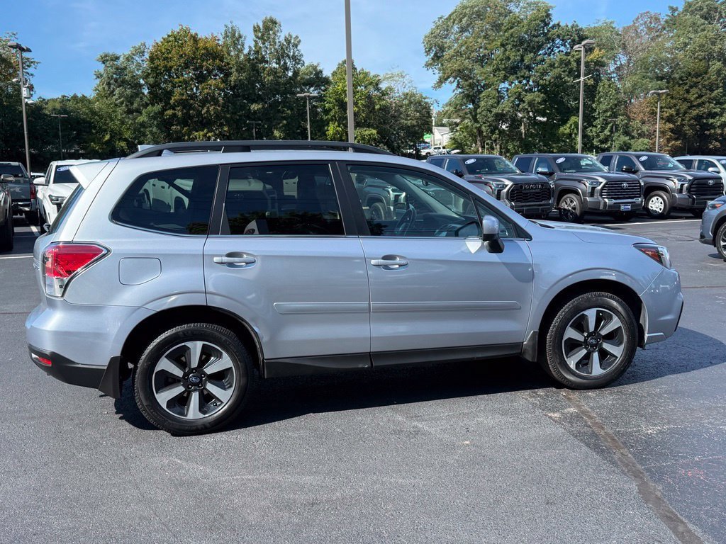 Used 2018 Subaru Forester 2.5i Limited AWD/4WD image 9