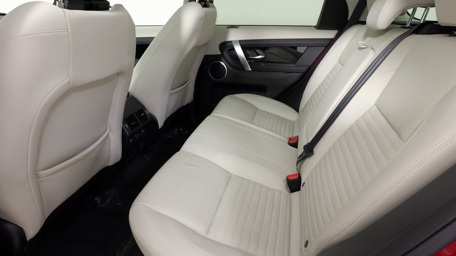 Used 2023 Land Rover Discovery Sport S image 44